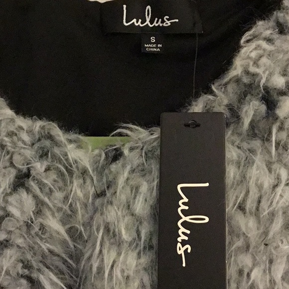 Womens lulus faux fur jacket NWT - Picture 2 of 4